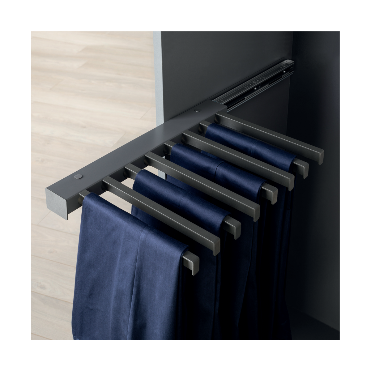 Porte-pantalons latéral