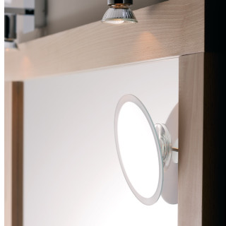 Miroir grossissant