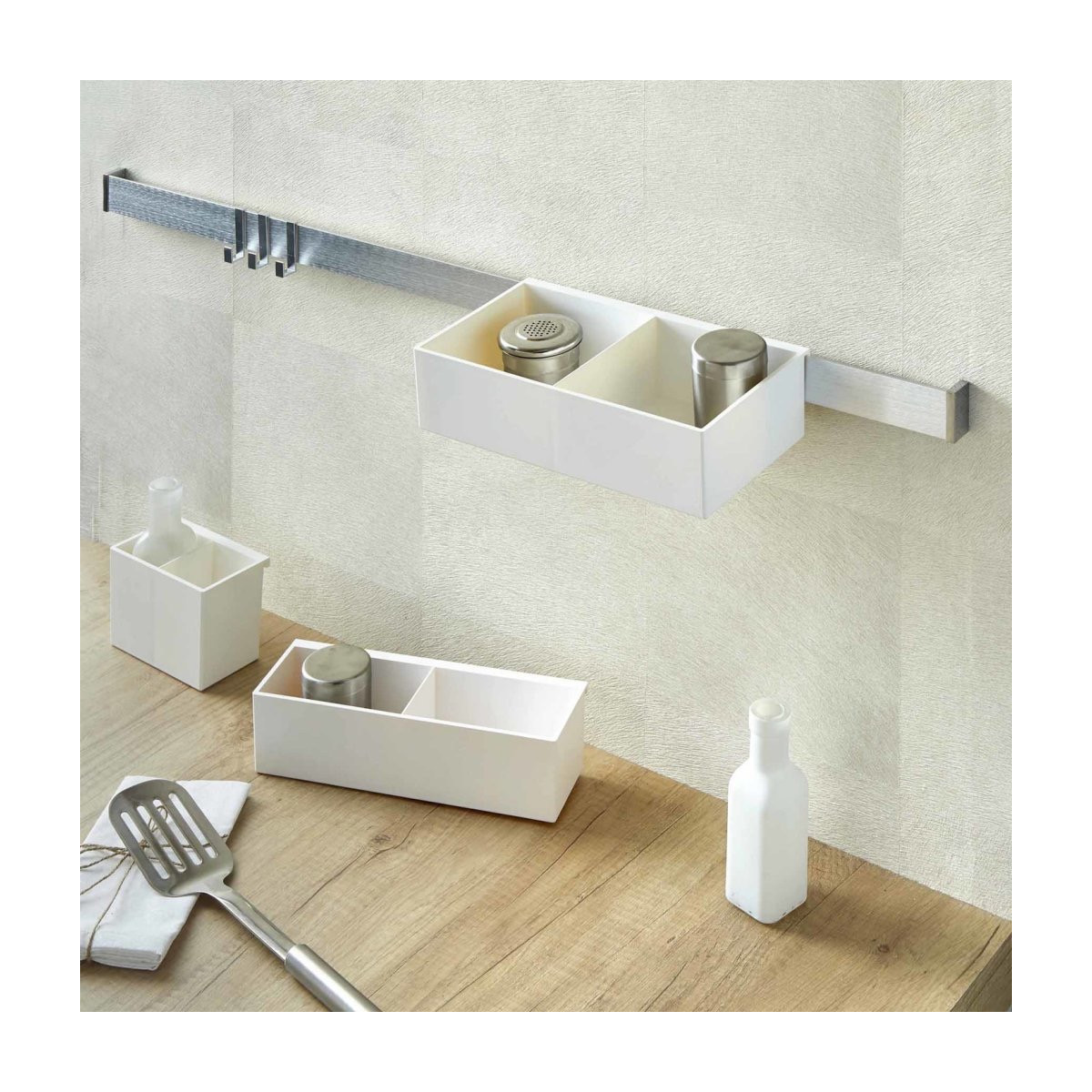 Kit barre de crédence avec 2 crochets - l. 23 x L. 600 x H. 42mm - finition aluminium brossé